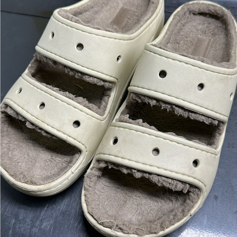 CROCS Cream Fuzzy Slide Sandals